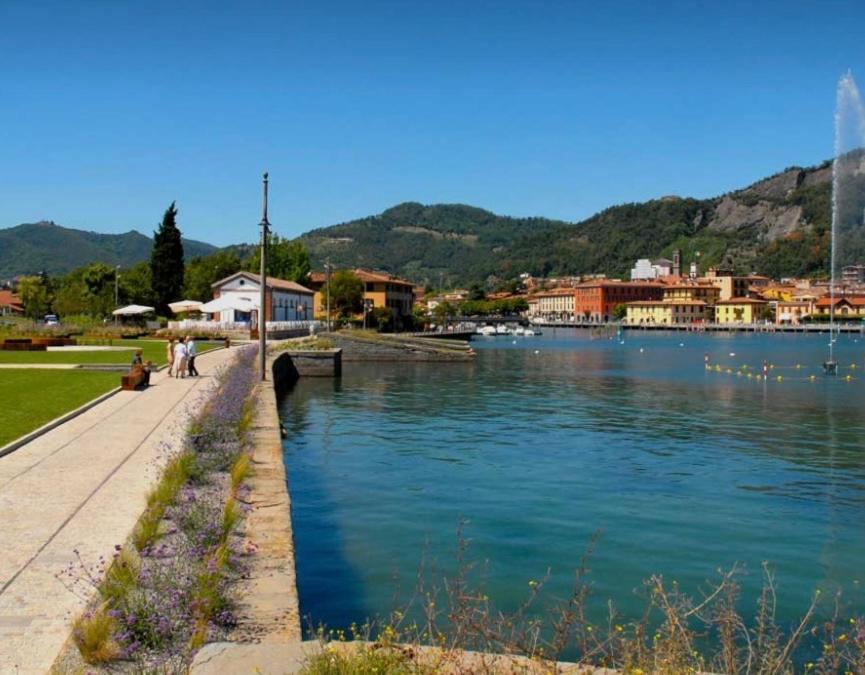 Le Joli Lac Paratico Kültér fotó